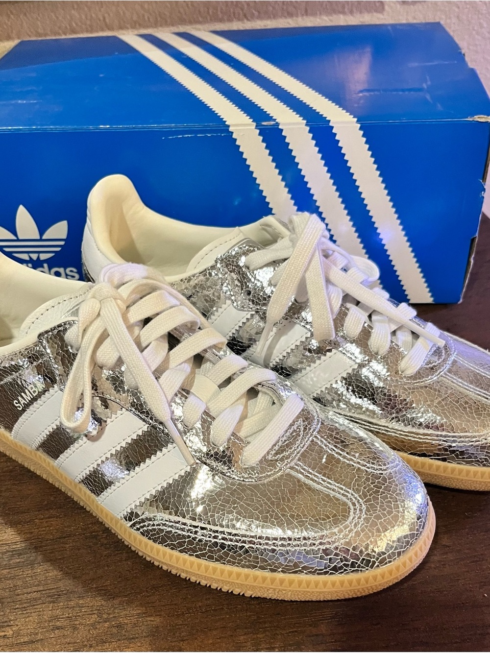 Adidas Samba Women’s Silver Crackle Metallic Sneakers with White Stripes size 8 - Picture 2 of 7